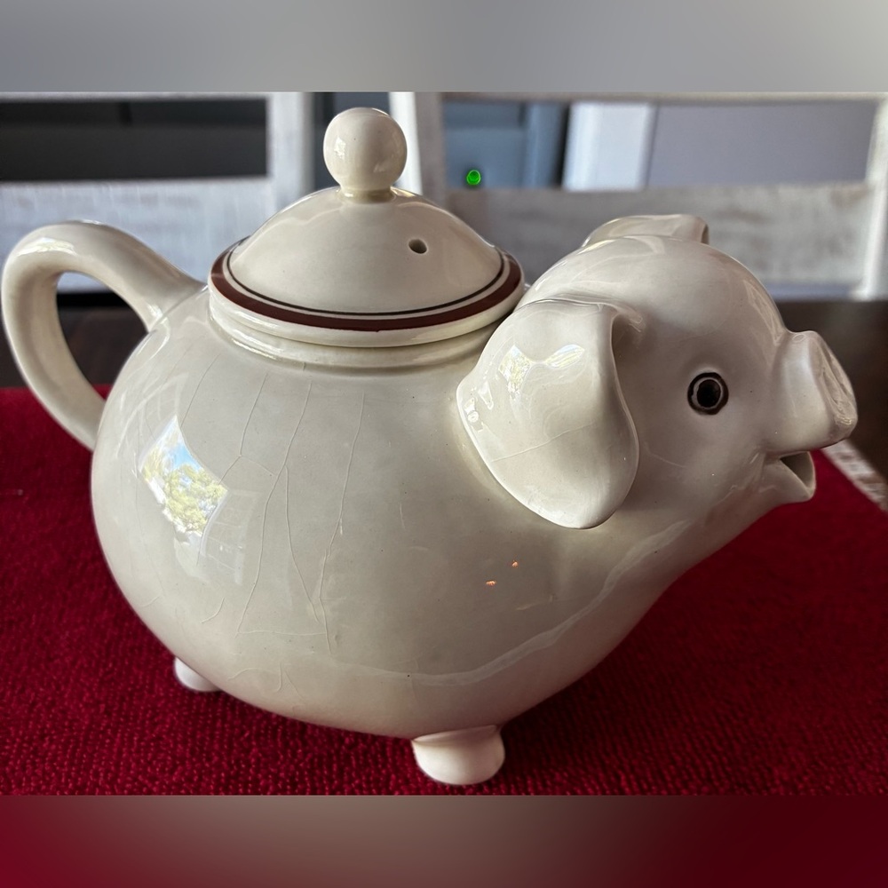 Fitz and Floyd Creamer Piggy